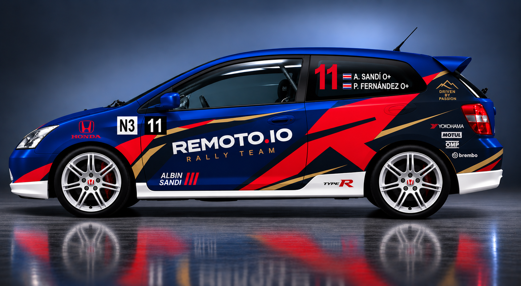 Honda Civic Type R de Albin Sandí, livery REMOTO.IO Rally Team número 11, vista lateral